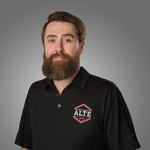 Photo of Bill Currie wearing Alte shirt
