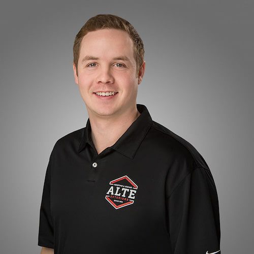 Chris.Oliva-44-min Photo of Chris Oliva wearing Alte shirt